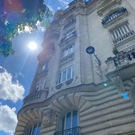 Appartement Calme Et Lumineux, Parking Disponible, 100m De Nation