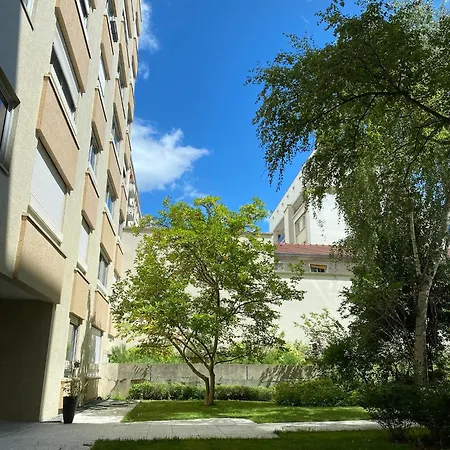 Appartement Calme Et Lumineux, Parking Disponible, 100m De Nation Paris