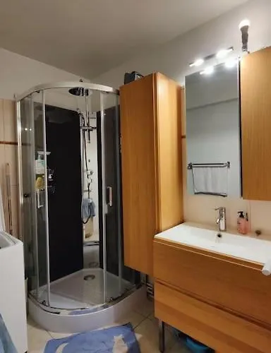 Calme Et Lumineux, Parking Disponible, 100m De Nation Appartement Paris