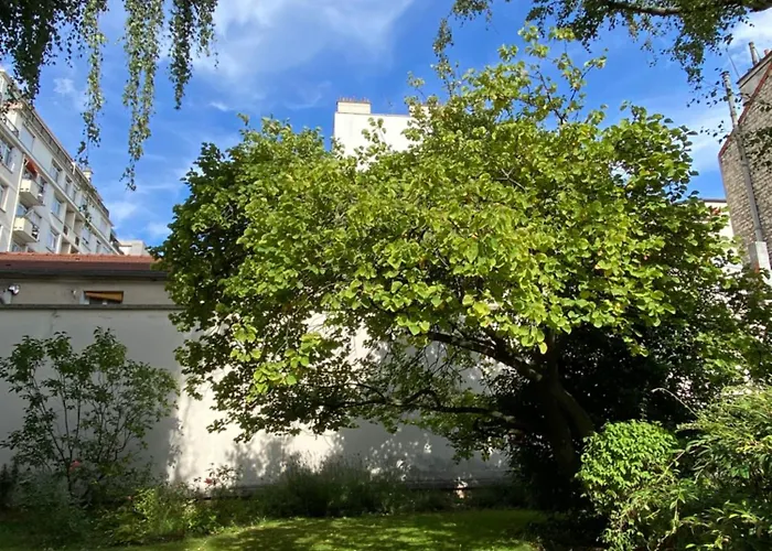 Calme Et Lumineux, Parking Disponible, 100m De Nation Paris